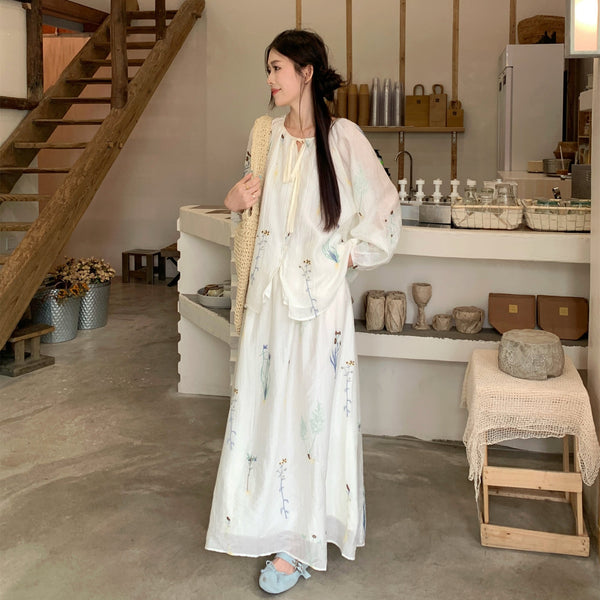 Muuv-It Embroidered Long-sleeved Skirt Set