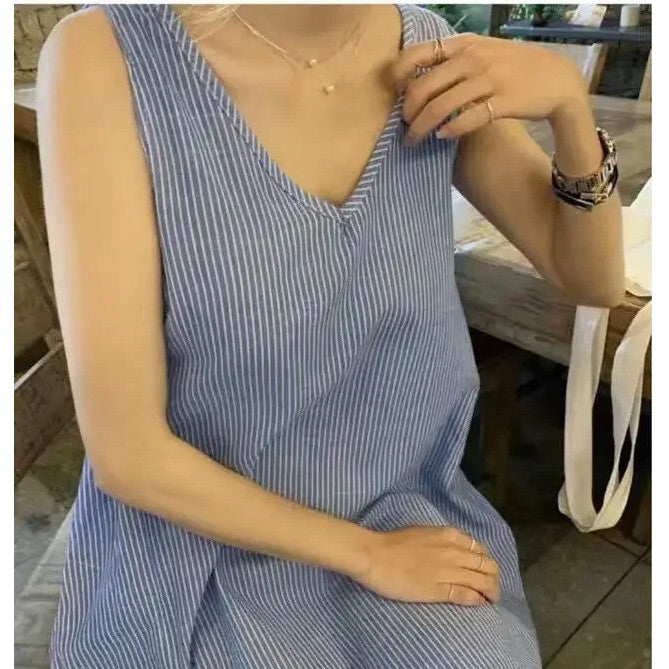 Women's V-Neck Sleeveless Midi Dress